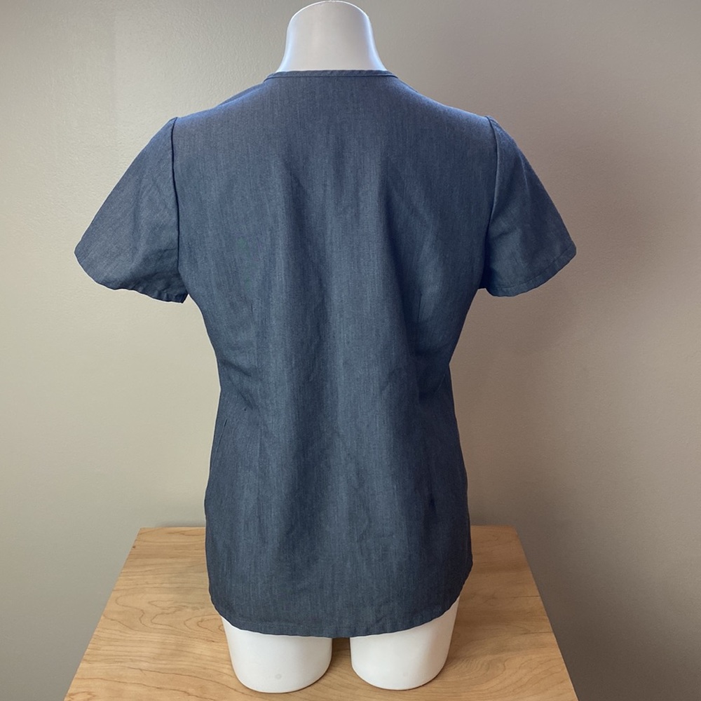 Figs Scrub Top - Picture 6 of 13